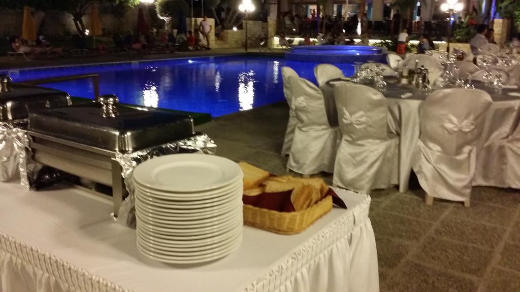 The Caravel Hotel Limassol Exteriör bild