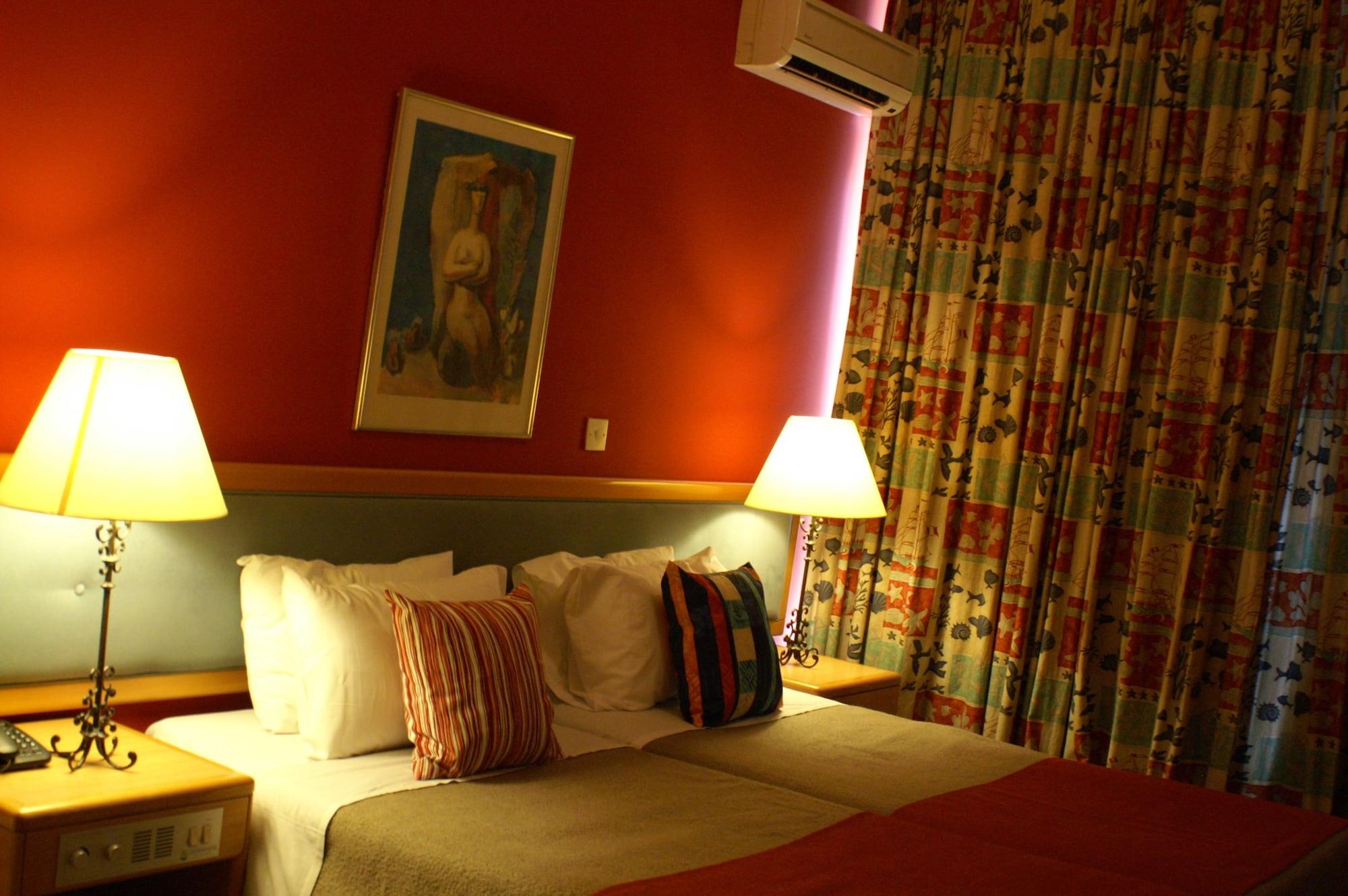 The Caravel Hotel Limassol Exteriör bild