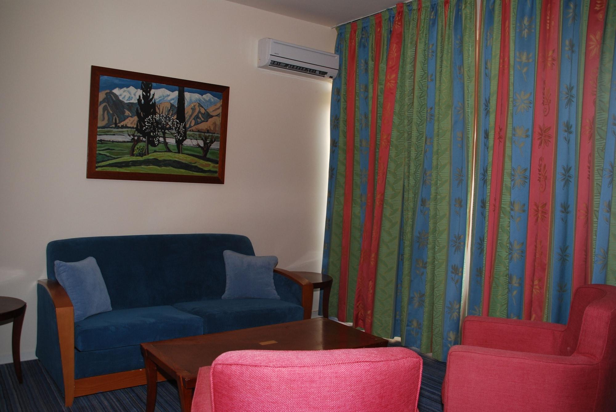 The Caravel Hotel Limassol Exteriör bild
