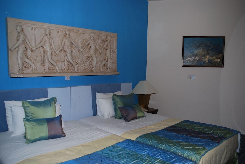 The Caravel Hotel Limassol Exteriör bild