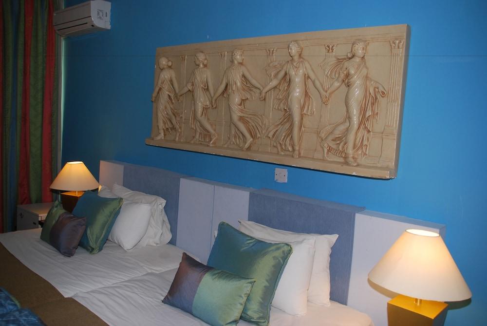 The Caravel Hotel Limassol Exteriör bild