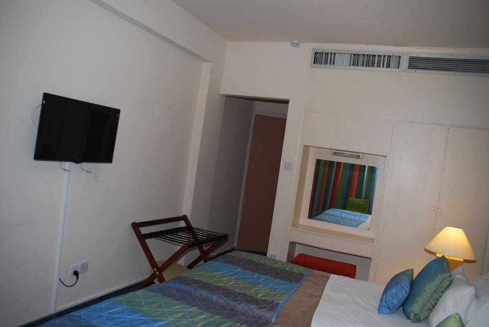The Caravel Hotel Limassol Exteriör bild