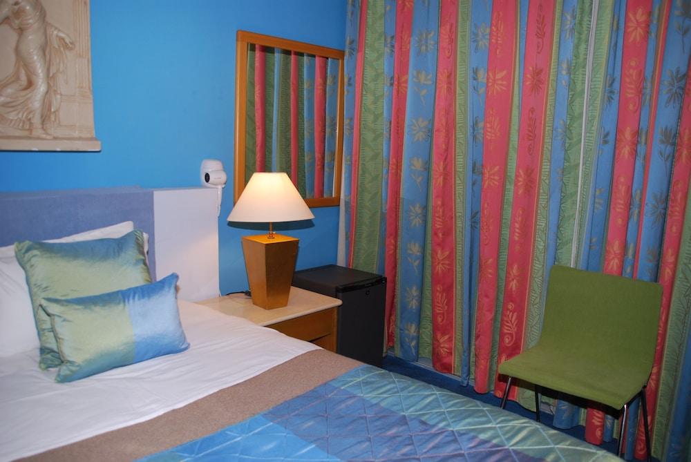 The Caravel Hotel Limassol Exteriör bild