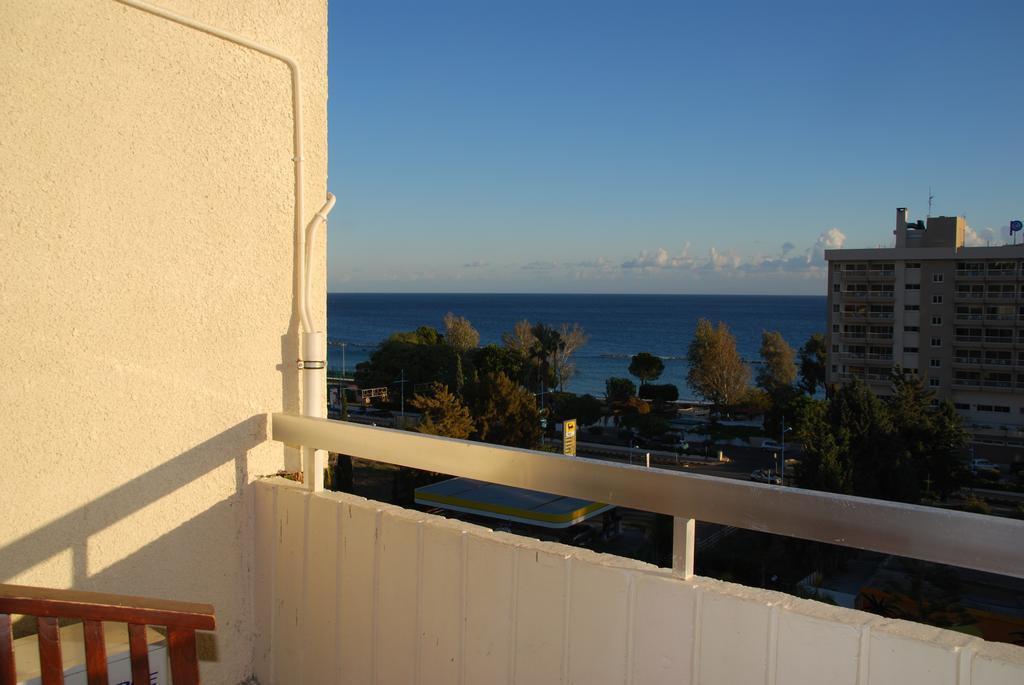 The Caravel Hotel Limassol Rum bild