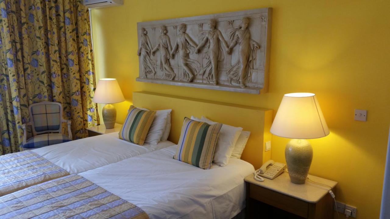 The Caravel Hotel Limassol Rum bild